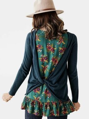 Matilda Jane Twist and Shout Sweater /Tunic. Size XS